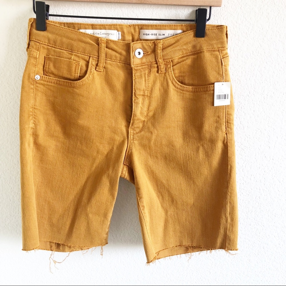 Anthropologie High-Rise Slim Bermuda Short Size 27